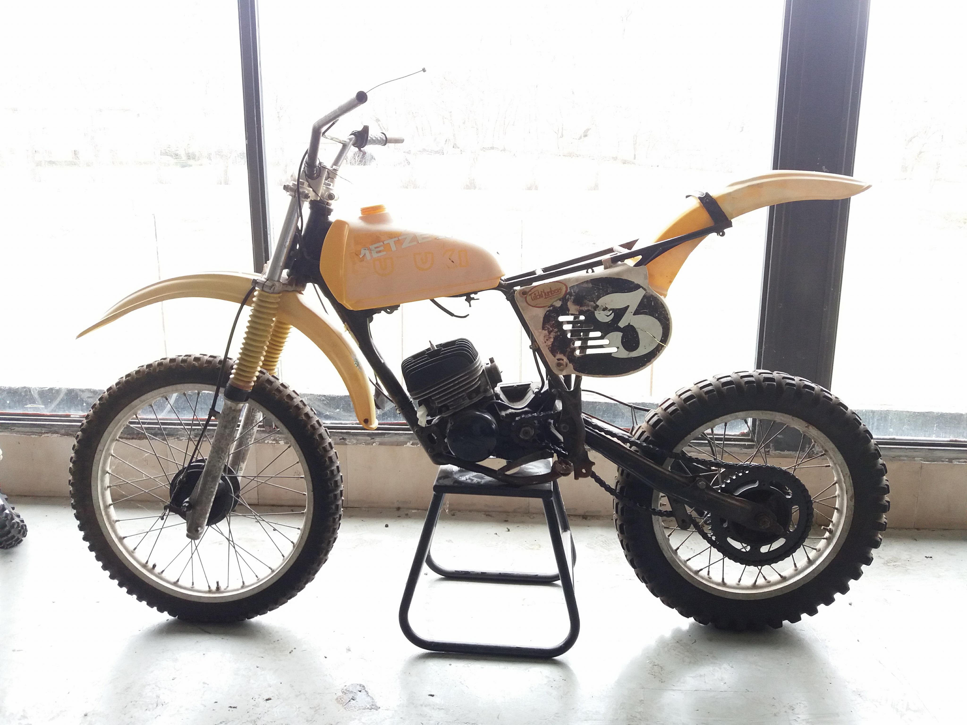 Suzuki rm 125 1977